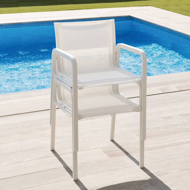 calma-due-outdoor-stackable-chair