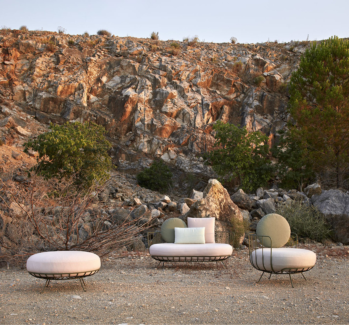 calma-lou-outdoor-seating-collection