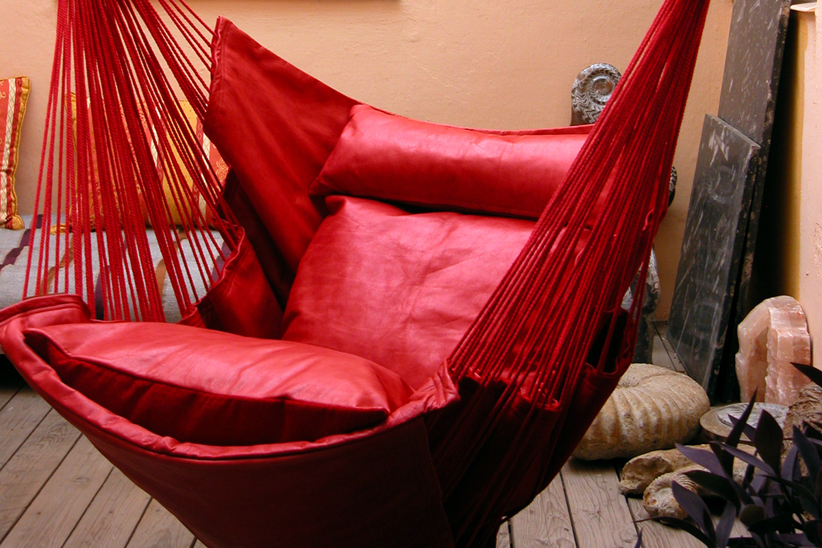 evercasa-hamacon-leather-hammock