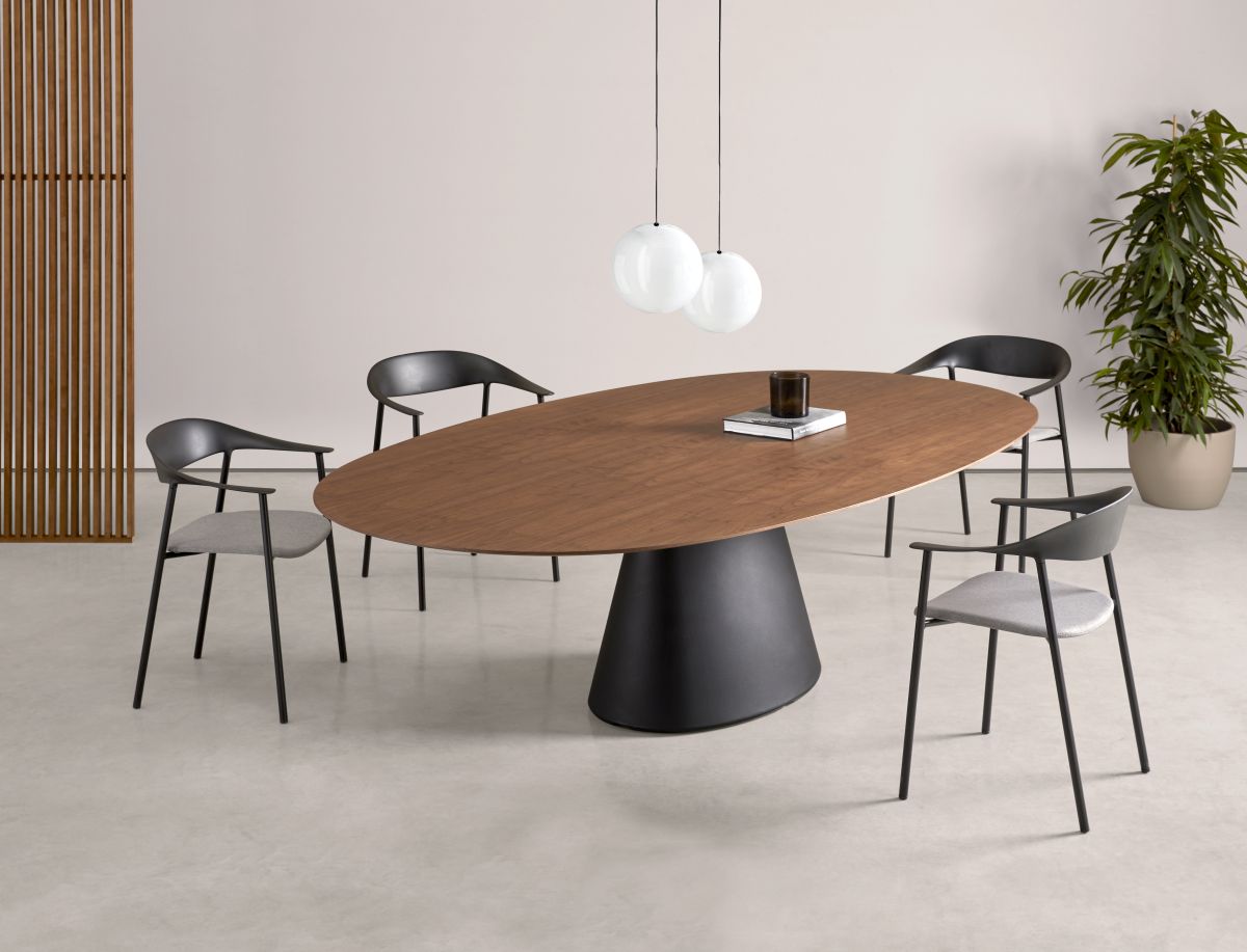 inclass-essens-meeting-table