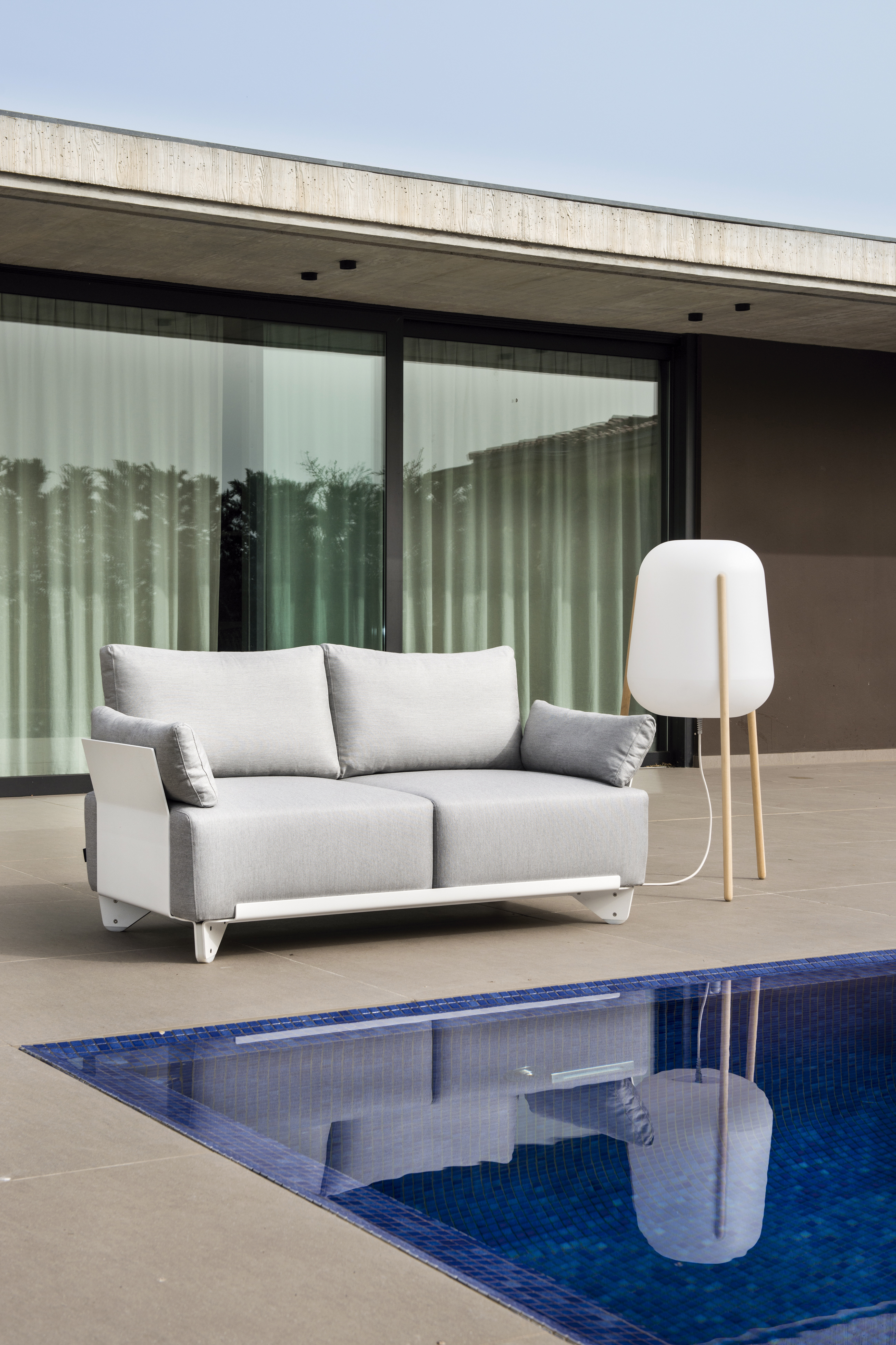 calma-plecs-sofa-llum-lamp