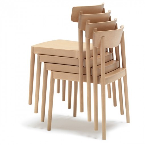 The SMART chair in solid beech wood