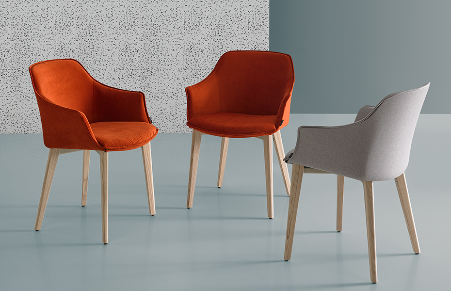 Charming & comfortable: the KEDUA chairs, available in different colour options