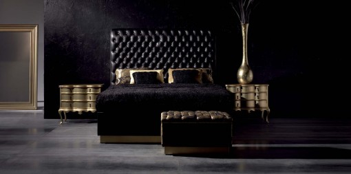 El dormitorio RIMINI en piel negra y acabados preciosos en pan de oro