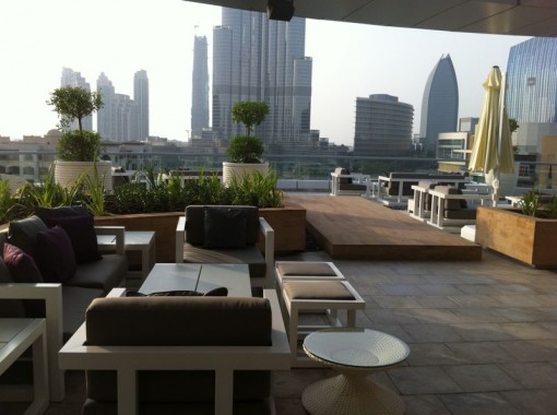 La terraza panorámica en The Address Downtown Dubai, EAU
