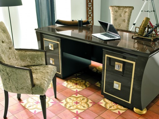 The new WONDERLAND home-office furniture allows a lot of personalization in sizes, finishes and fabrics