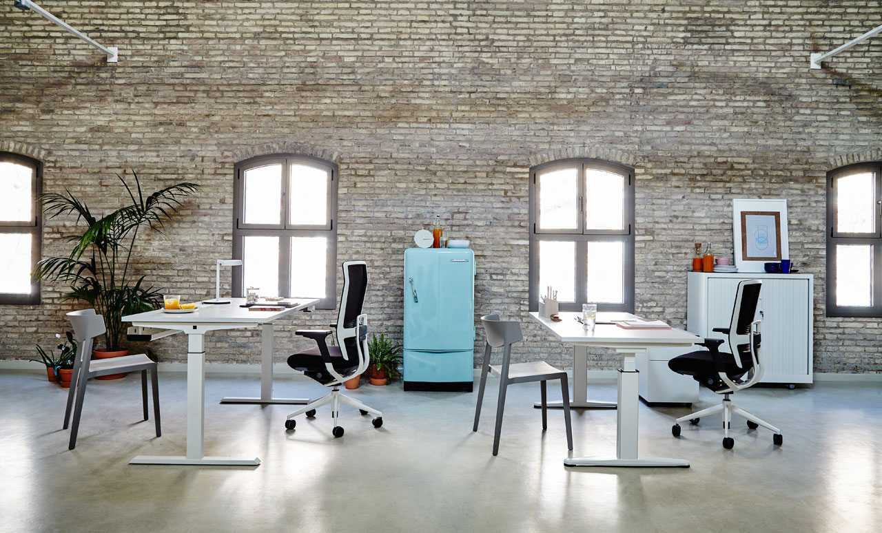 actiu-office-furniture