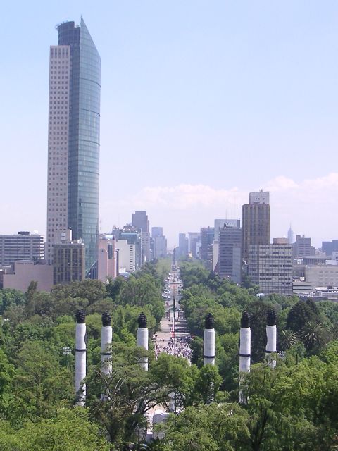 Paseo de la Reforma, centro financiero de Mexico DF (CC Wikipedia)