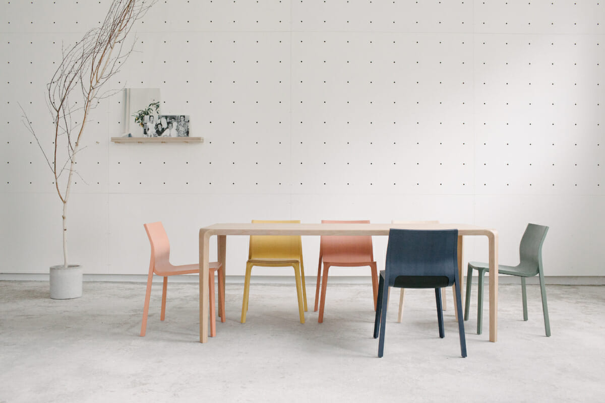 ondarreta-silu-table-chairs