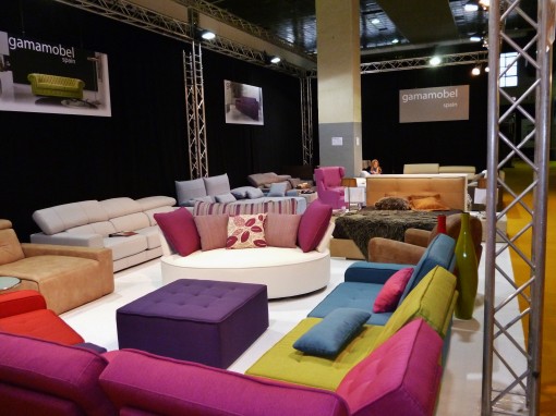 DIANA sofa and NOMADA sectional by GAMAMOBEL at Meublebeurs 2012