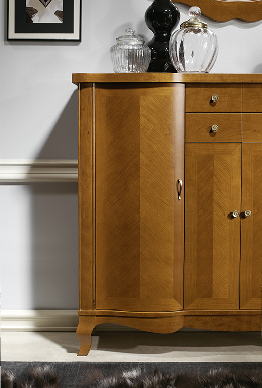 Appealing decoration on fronts: cabinet model 114.120