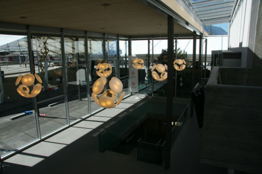 La lámpara colgante BLOW en el Centro de Exposición CERM-Martigny, Suiza