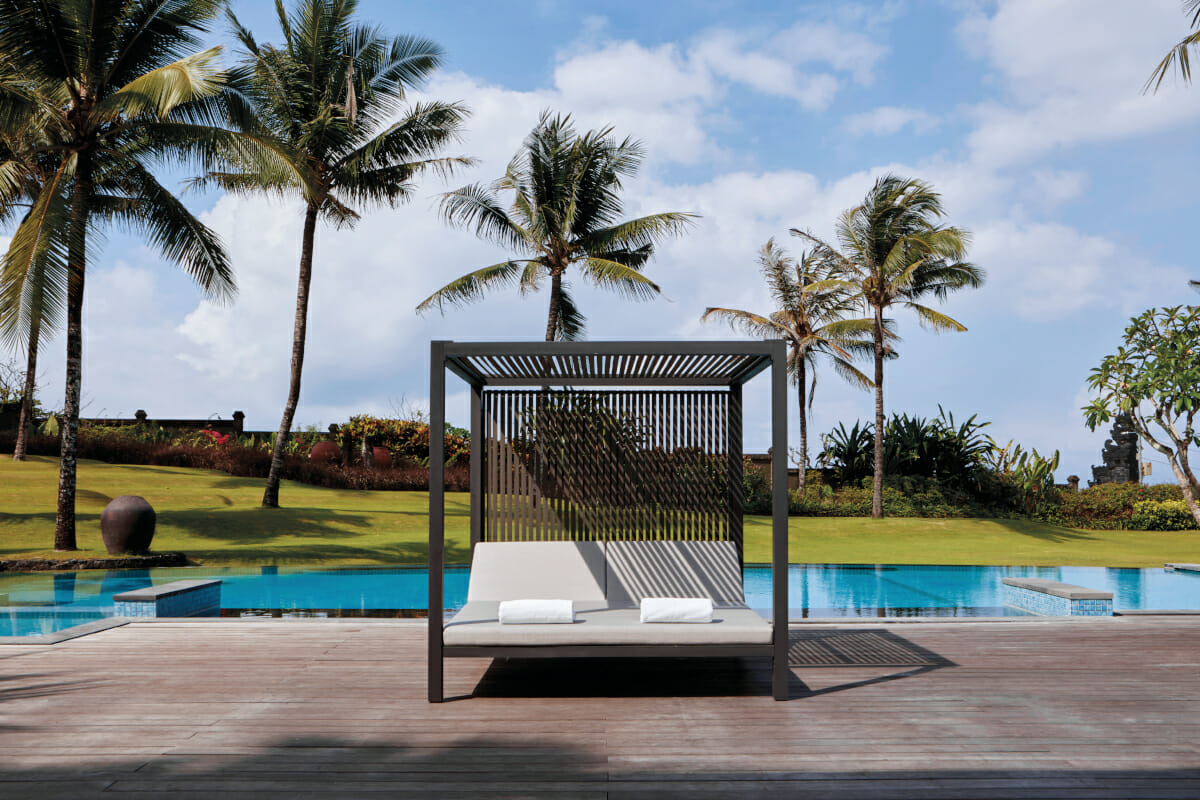 How to stop rust on outdoor furniture - Skyline Design