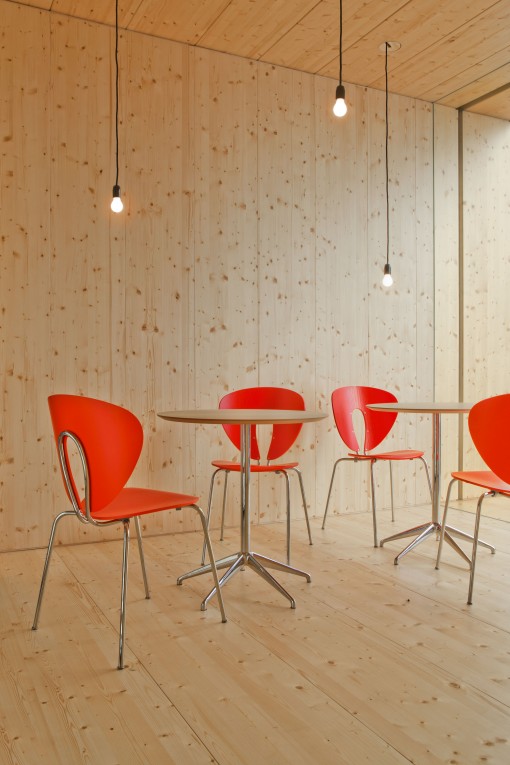 The MAREA tables in combination with the GLOBUS chairs, both a creation of STUA