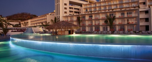 The PALACIO sun loungers in the swimming pool areas