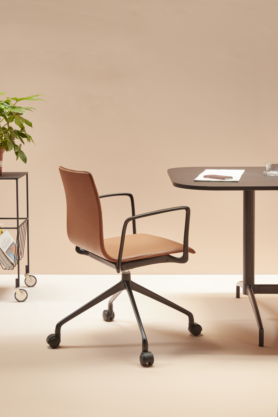 64033-64029-gorka-chair
