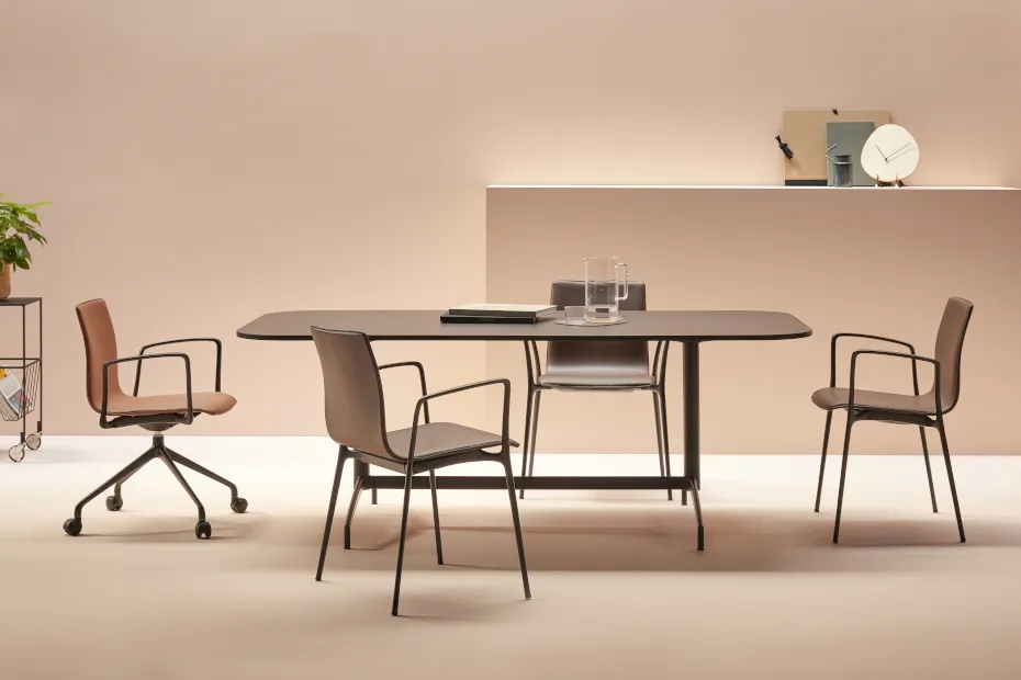 64034-64029-gorka-chair