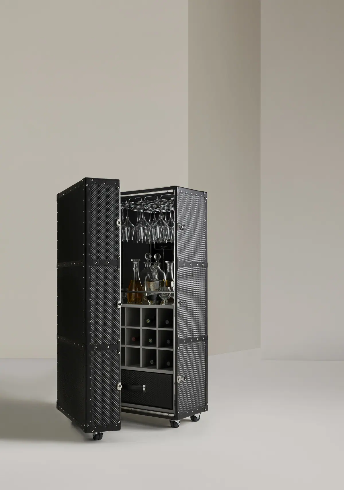 76883-76875-traveler-bar-cabinet
