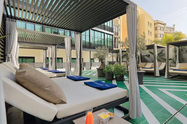 11333-11331-hotel-h10-cubik