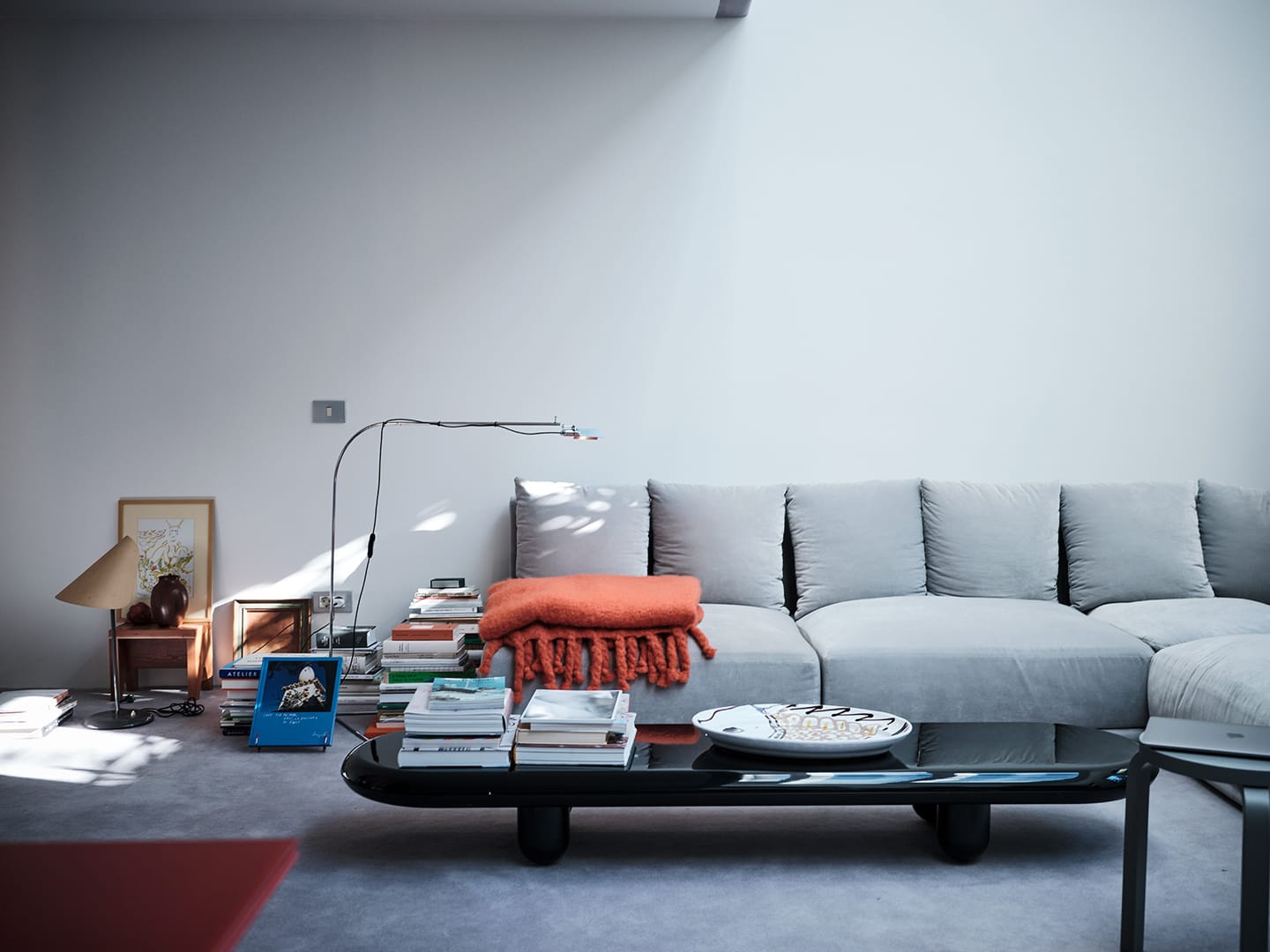 bd_explorer_low_table_jaime-hayon_flamingo_lamp_alvaro-siza