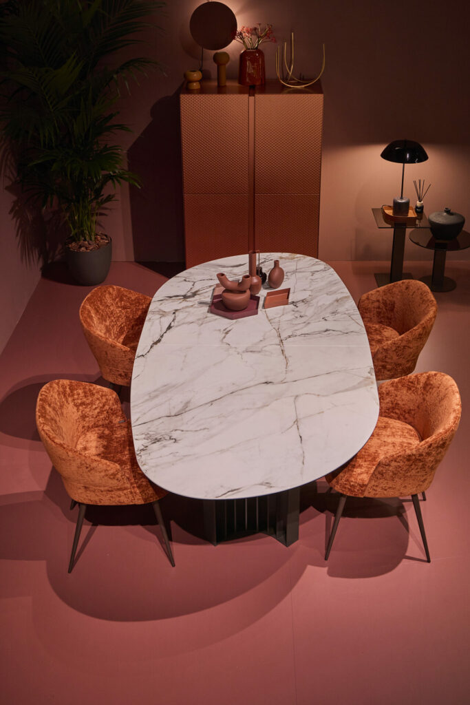 JOPLIN extensible table from Dressy