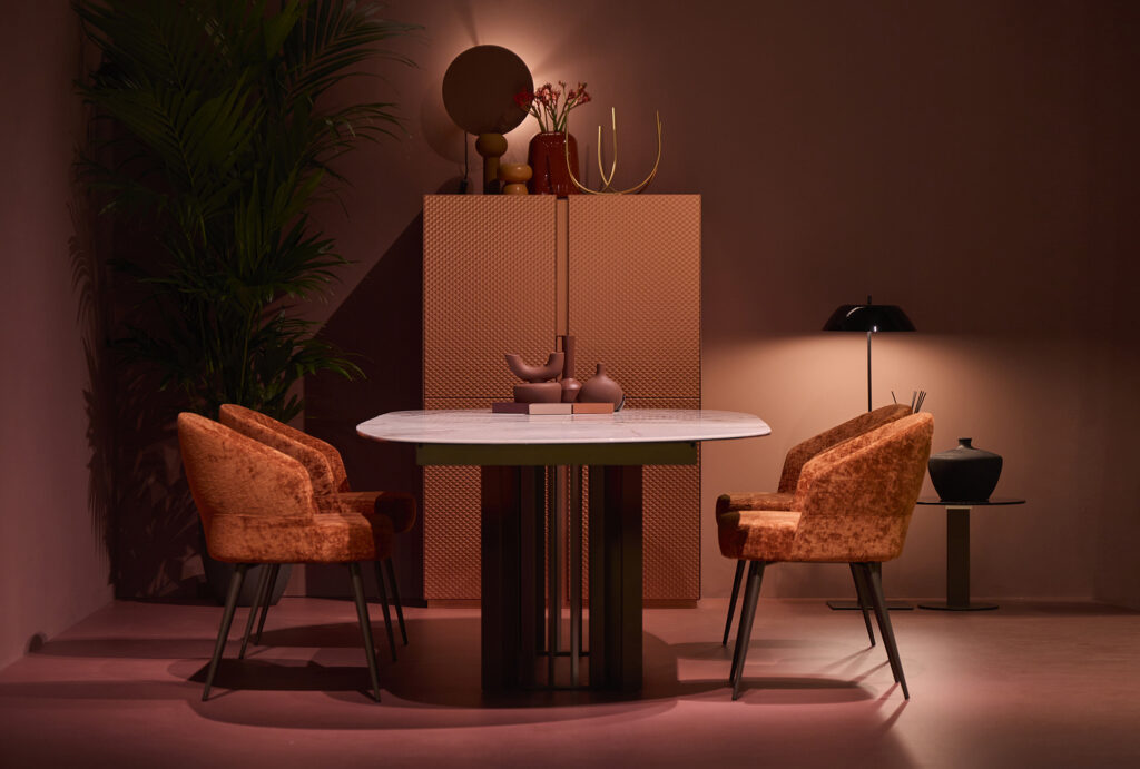 JOPLIN extensible table from Dressy