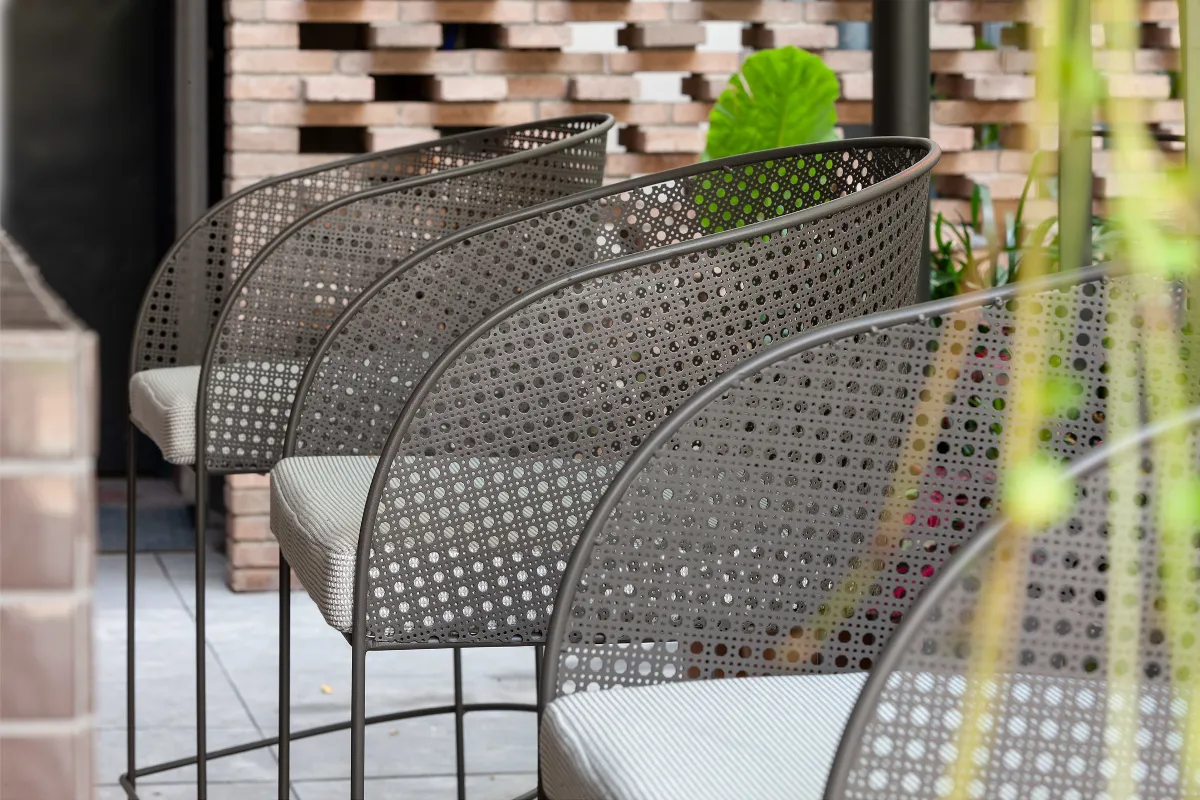 65379-65377-arena-stool