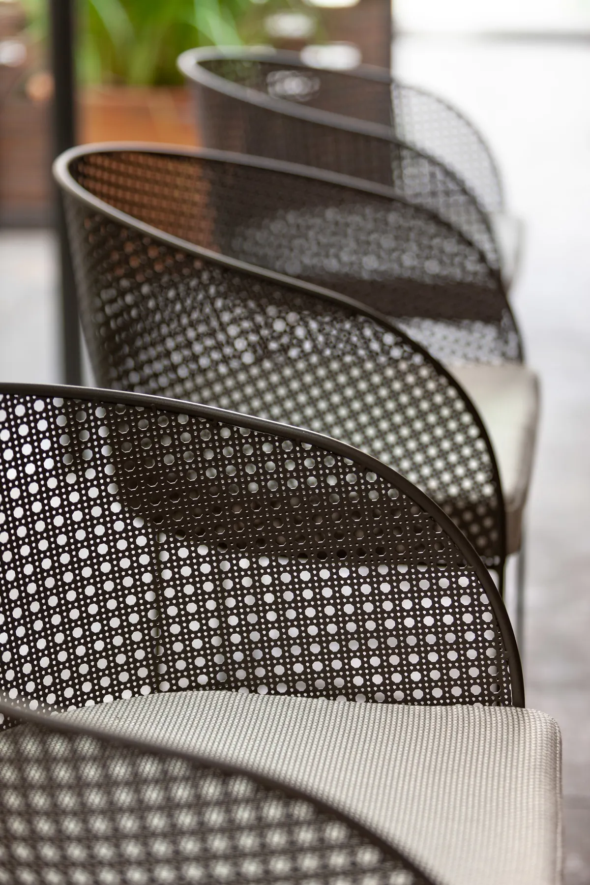 65381-65377-arena-stool