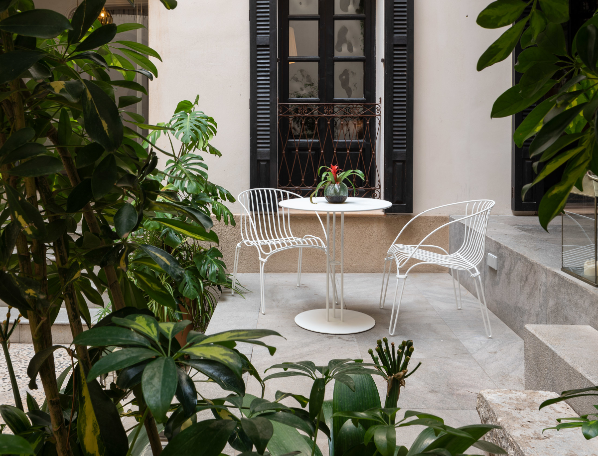 65409-65399-colonial-outdoor-lounge-furniture