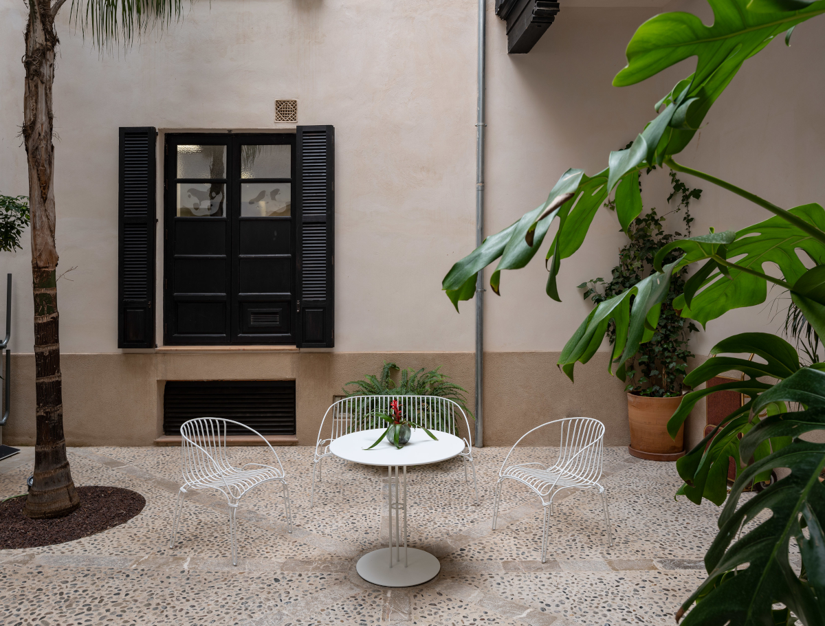 65411-65399-colonial-outdoor-lounge-furniture