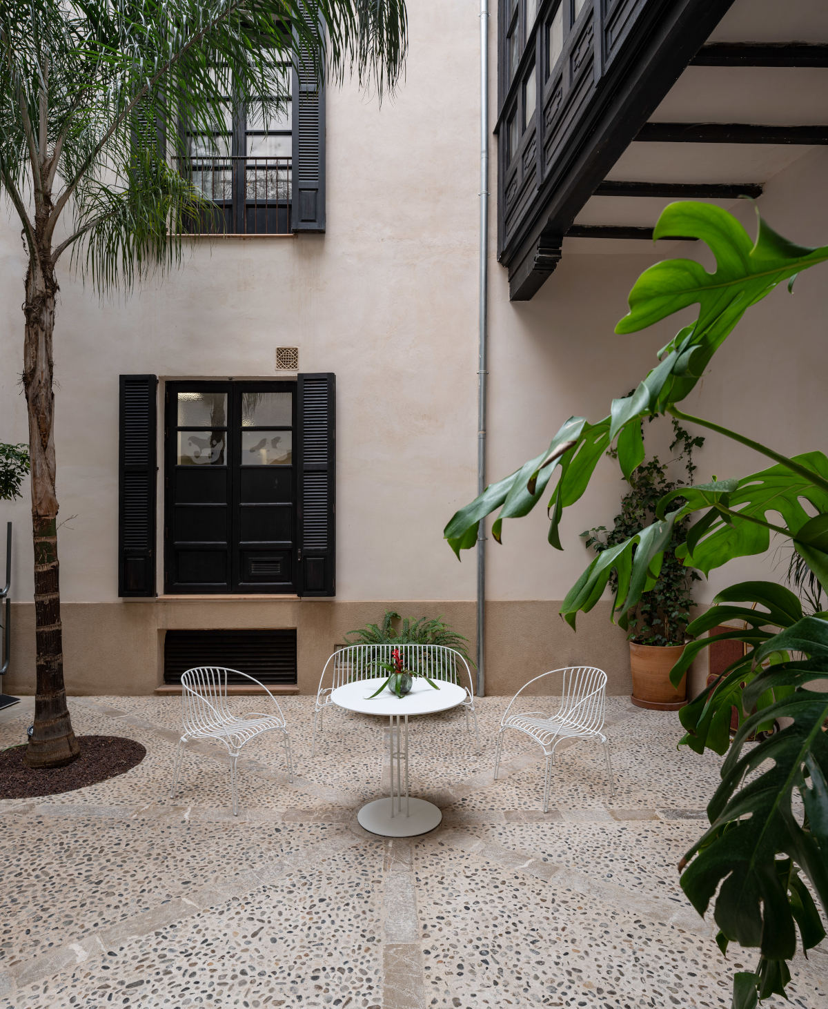 65412-65399-colonial-outdoor-lounge-furniture