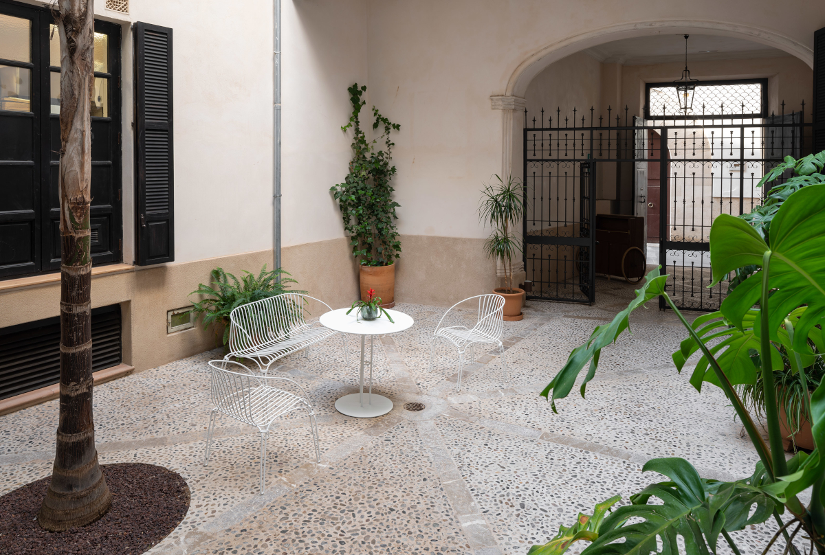 65415-65399-colonial-outdoor-lounge-furniture