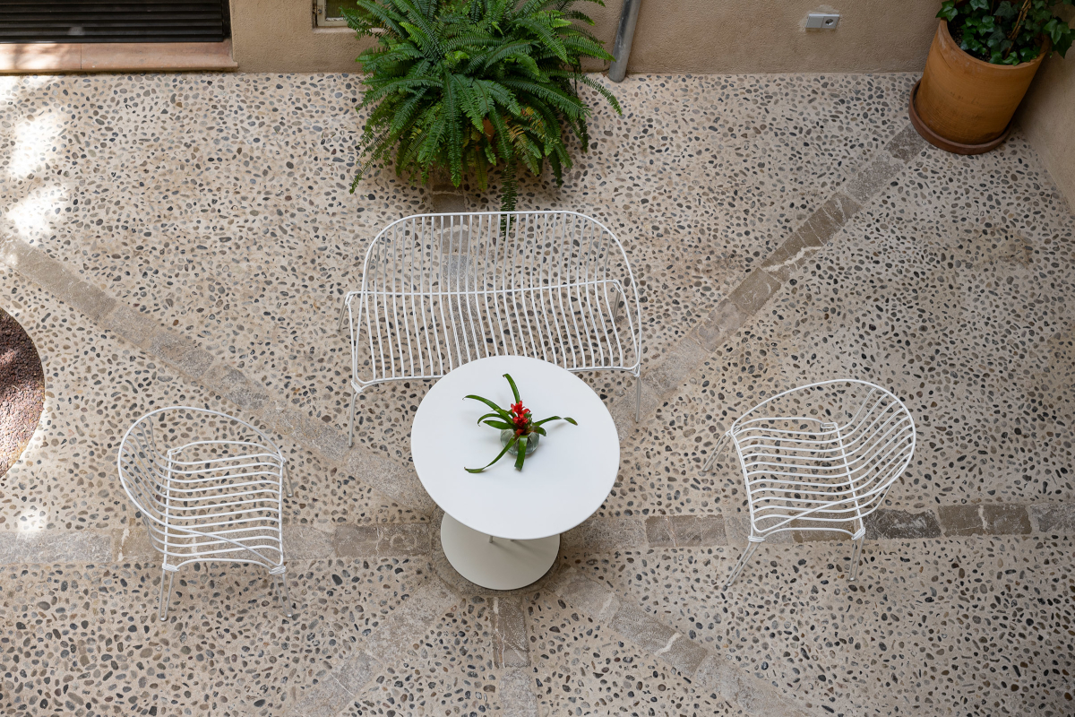 65403-65399-colonial-outdoor-lounge-furniture