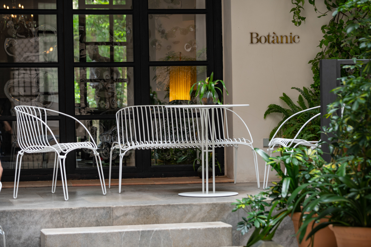65407-65399-colonial-outdoor-lounge-furniture
