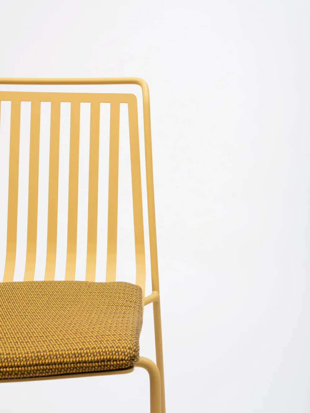 42352-42335-alo-outdoor-chair