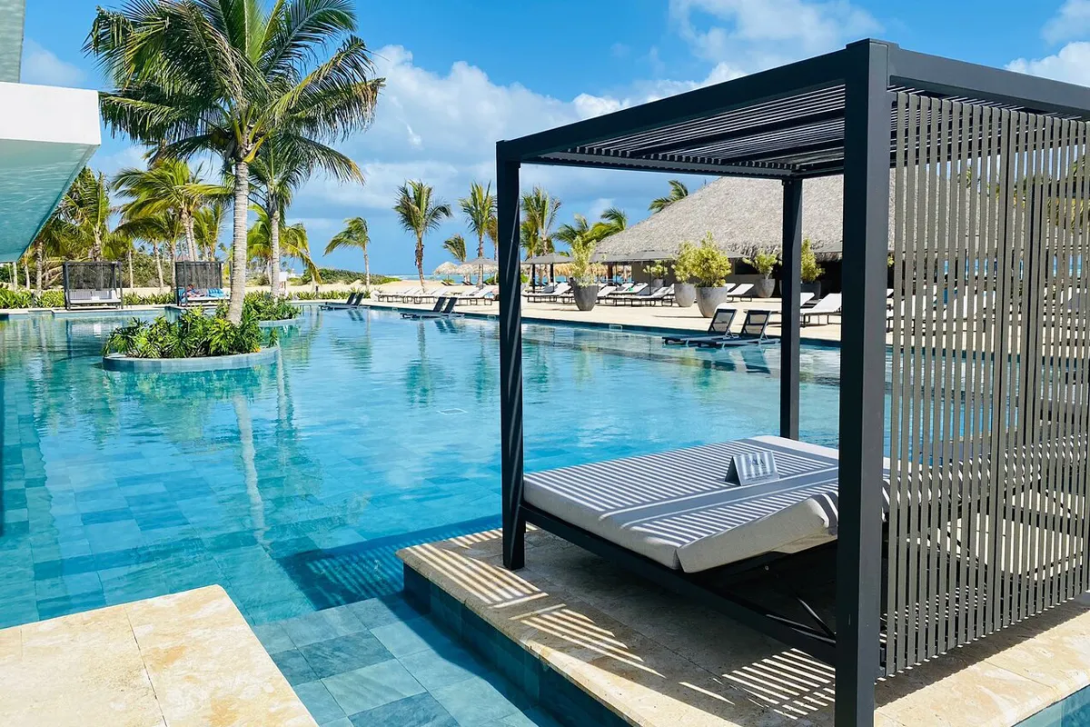63802-63800-bg-live-aqua-beach-resort