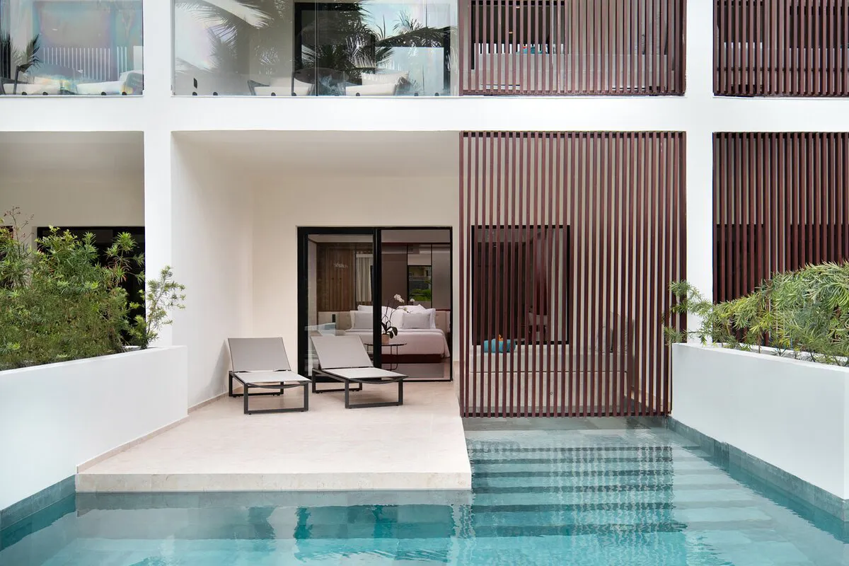 63803-63800-bg-live-aqua-beach-resort
