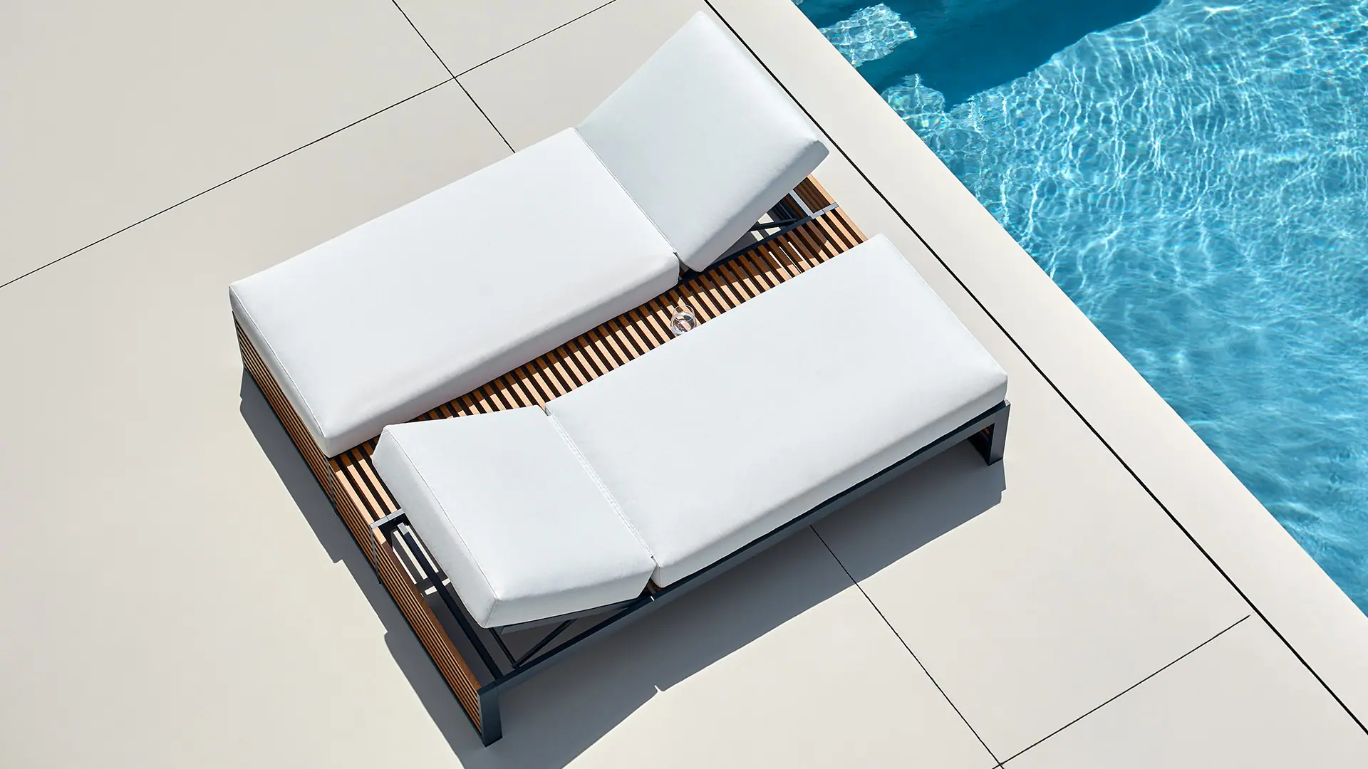 80564-80558-sun-loungers-daybeds