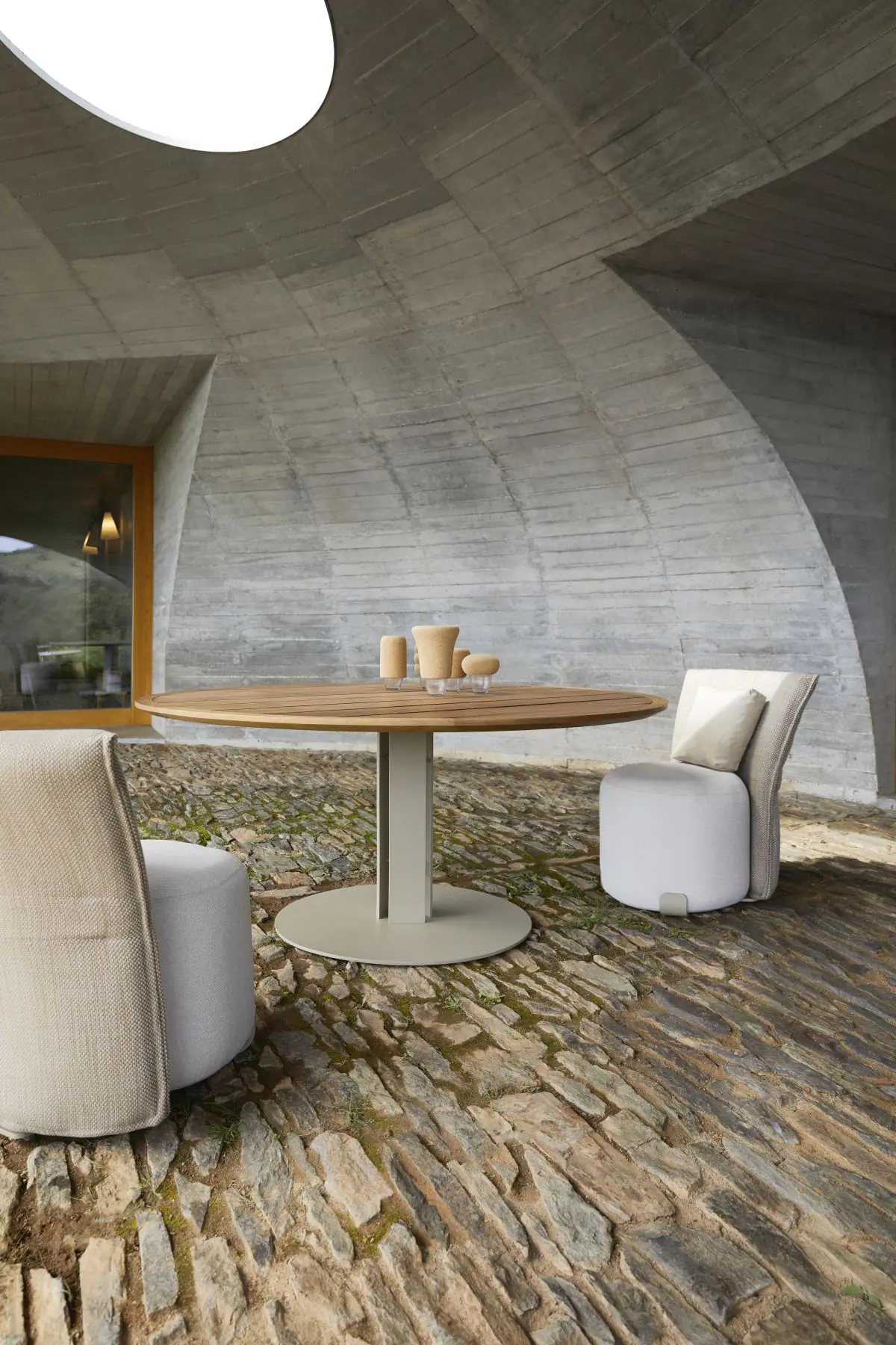 80410-80392-dining-table