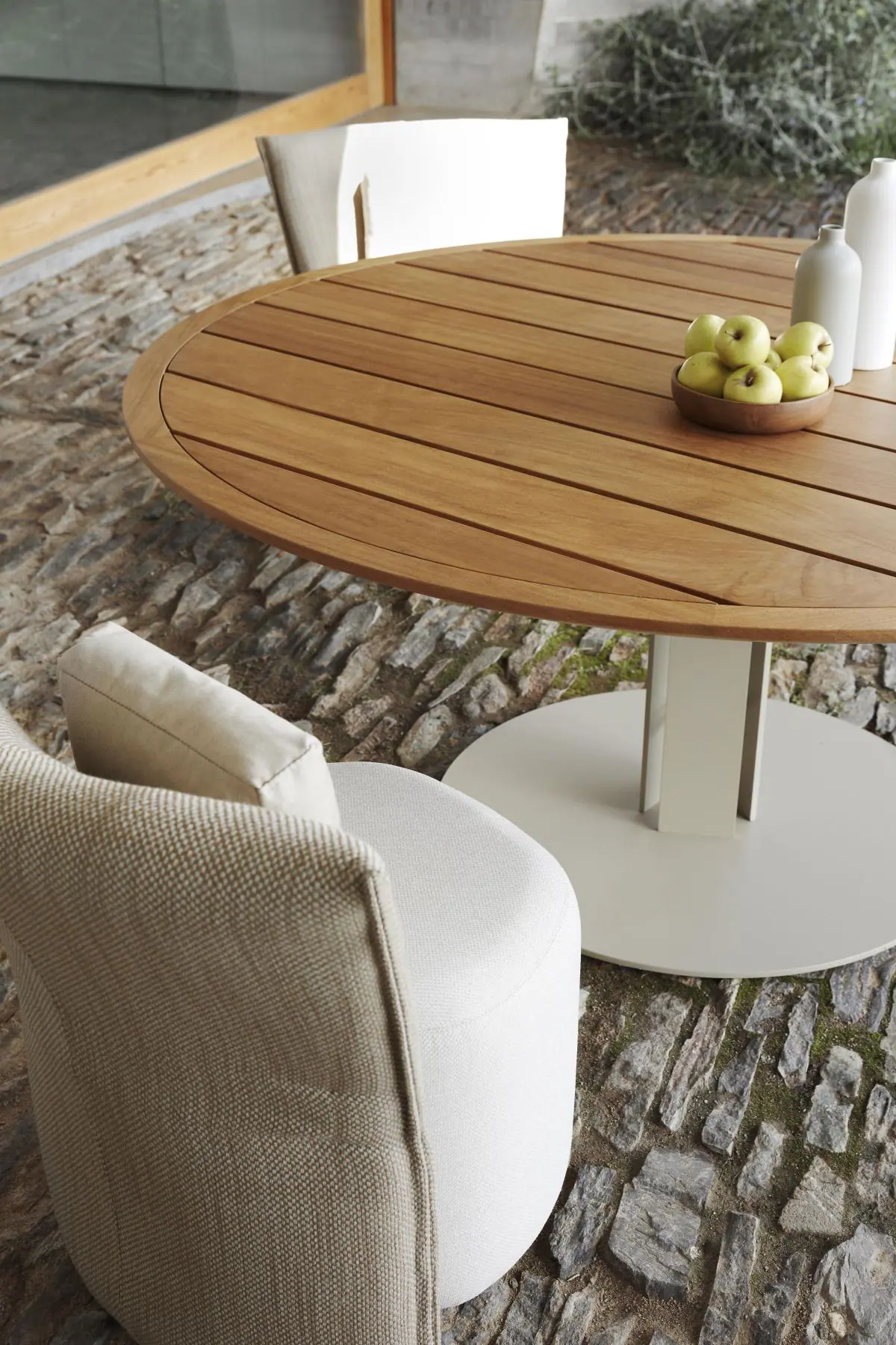 80413-80392-dining-table