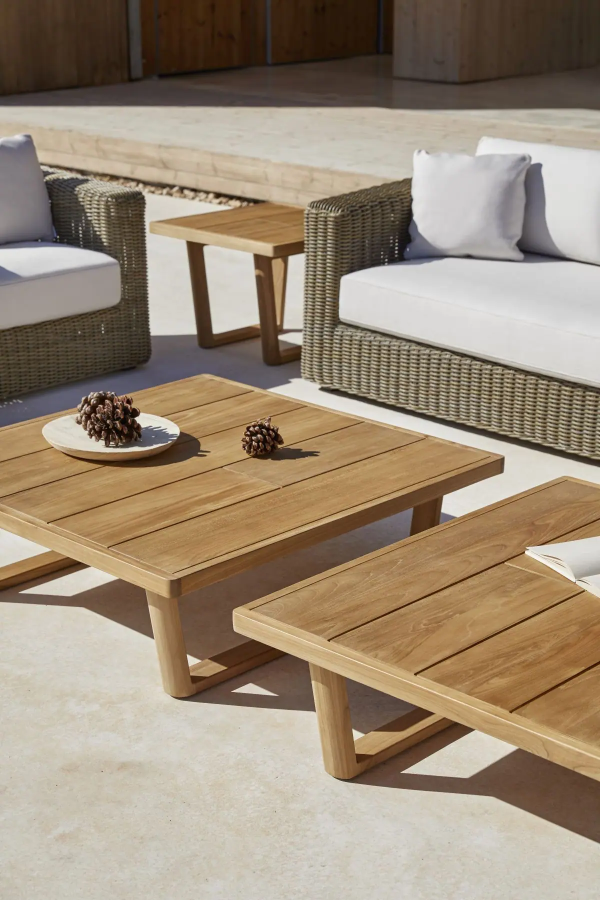 79767-68764-heritage-outdoor-lounge-collection