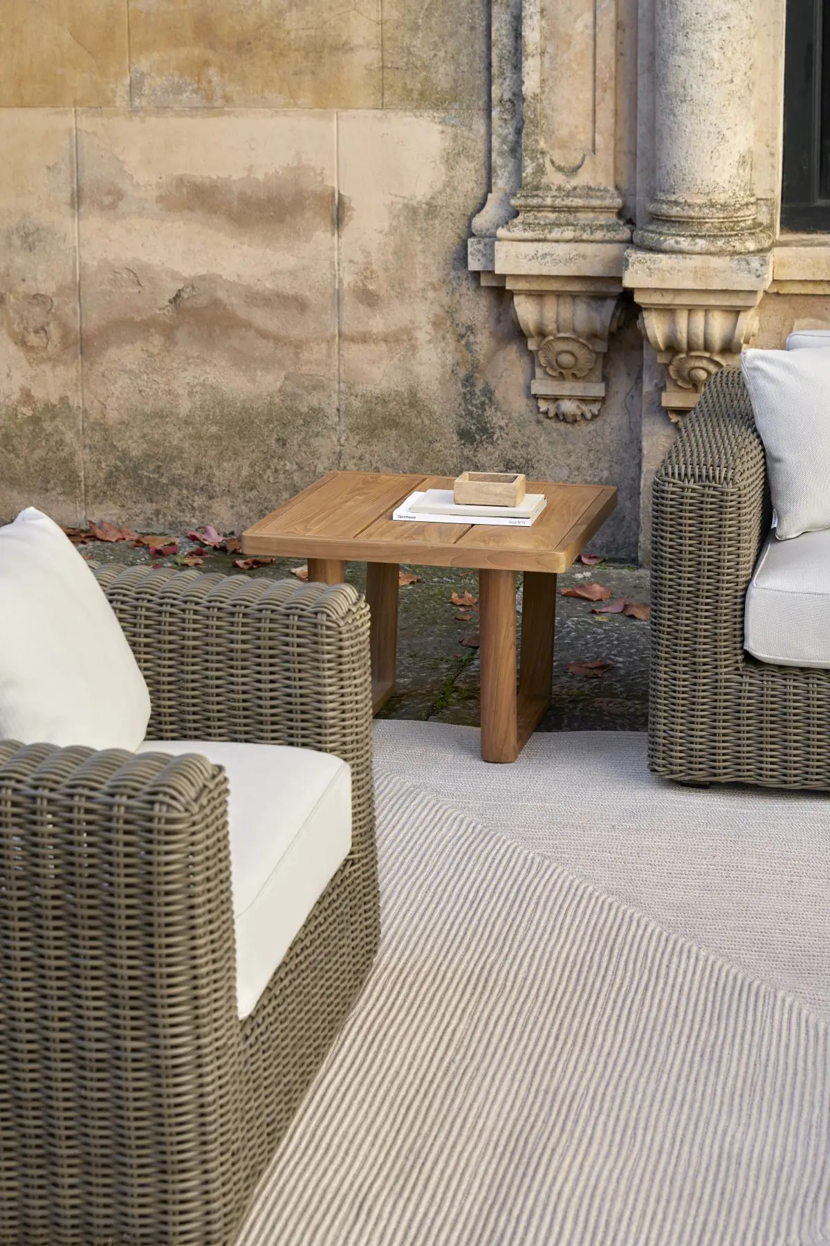 79772-68764-heritage-outdoor-lounge-collection