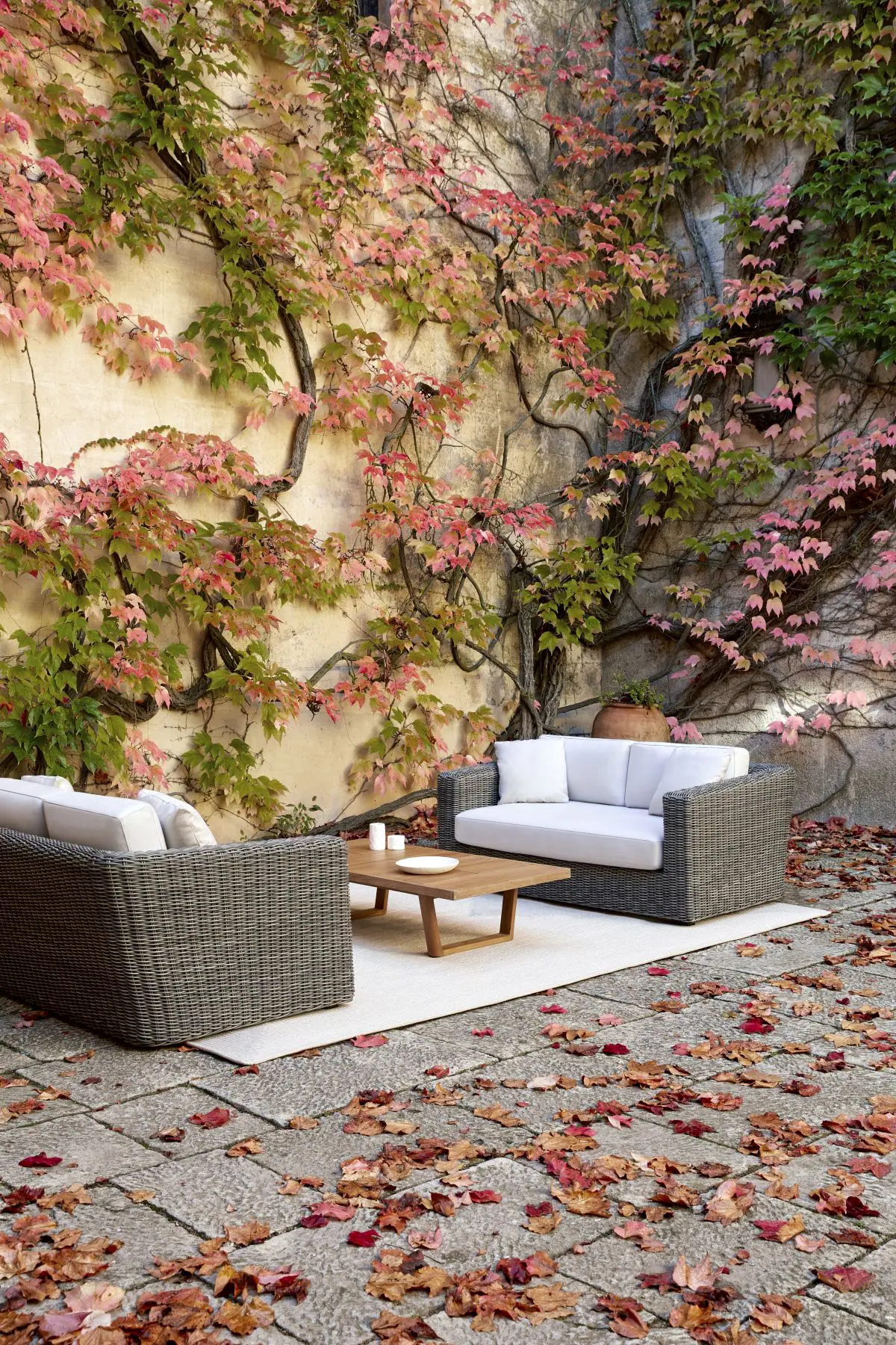 79785-68764-heritage-outdoor-lounge-collection