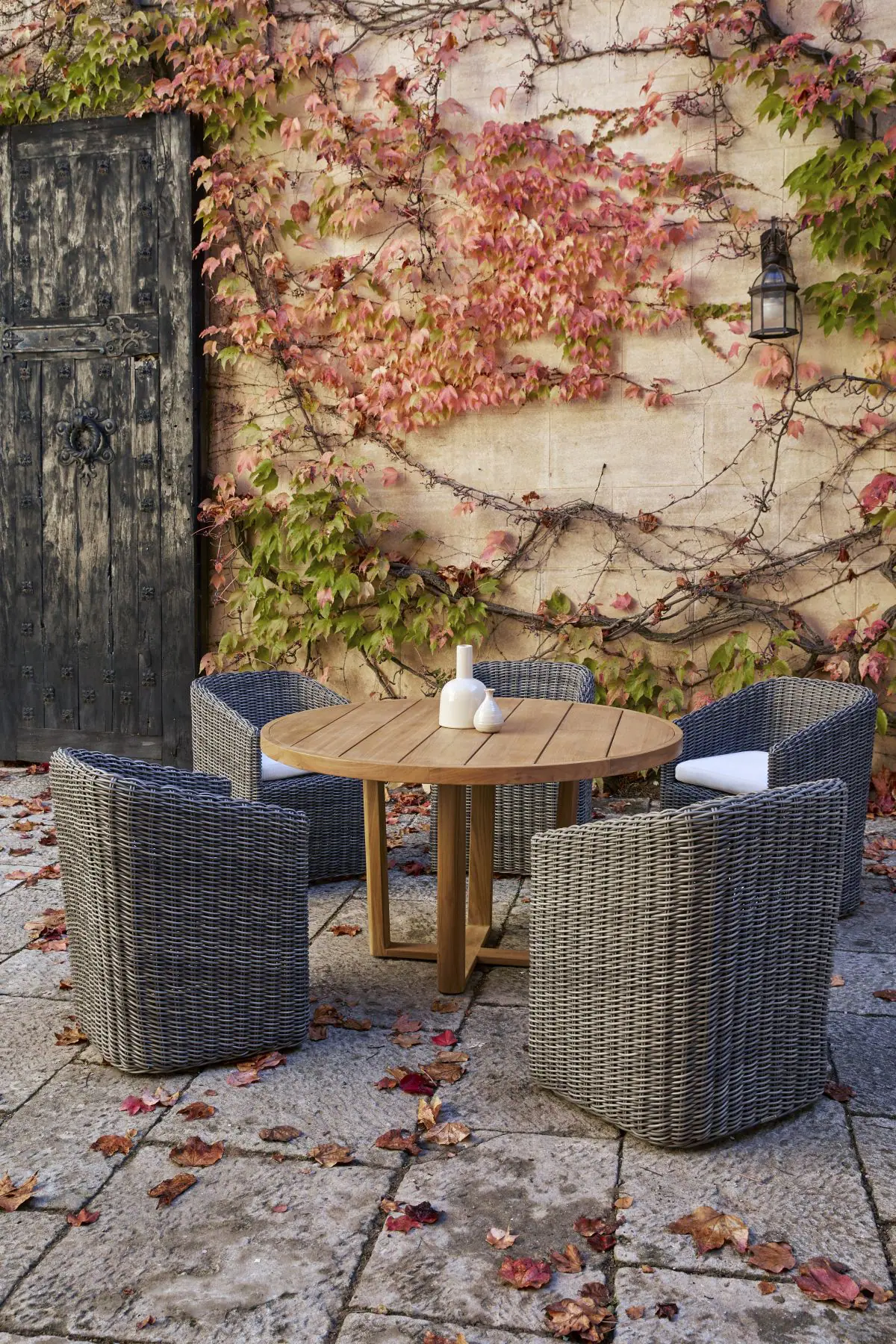 79808-73494-heritage-outdoor-dining-set