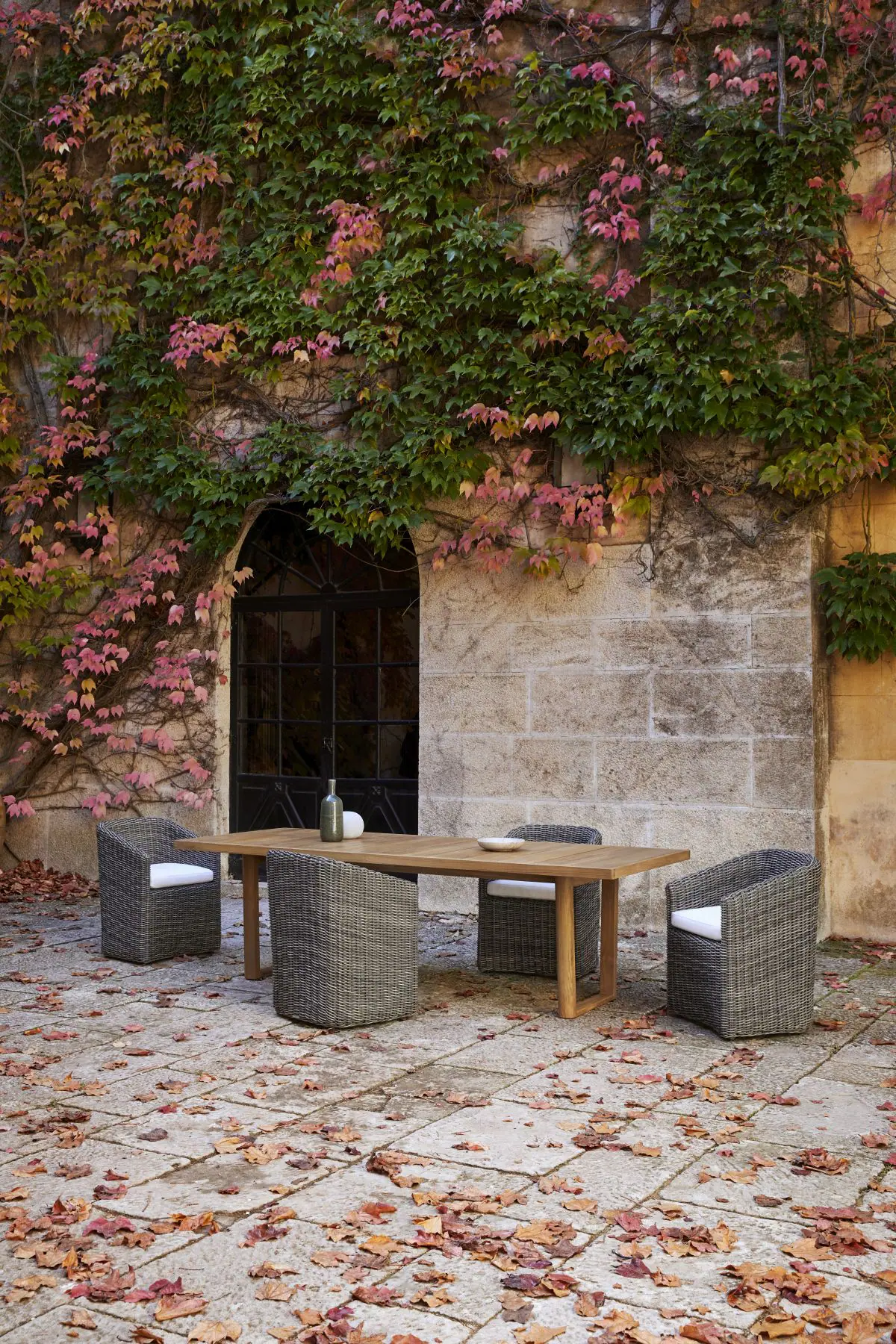 79810-73494-heritage-outdoor-dining-set