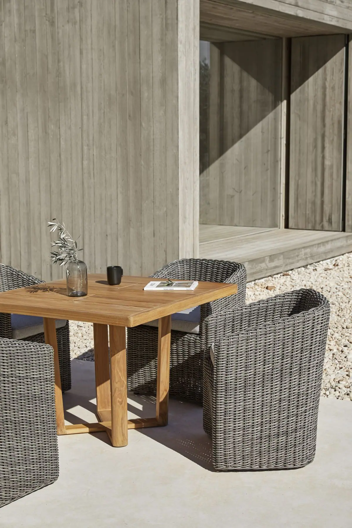 79816-73494-heritage-outdoor-dining-set