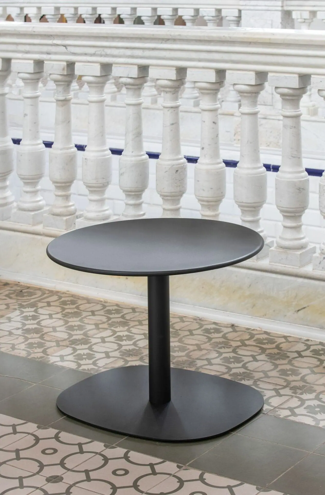 isimar-mistral-table