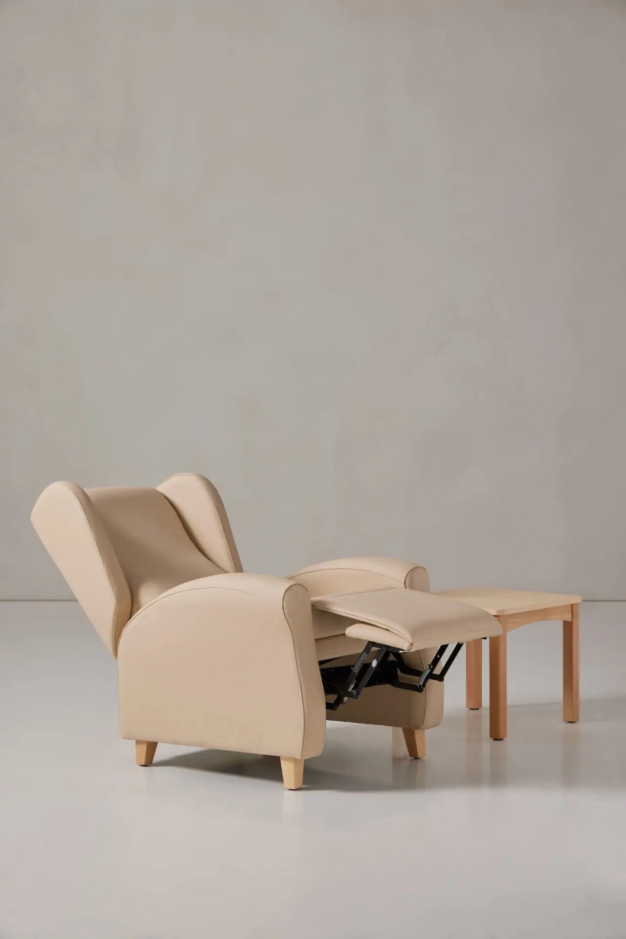 seniorcare-megan-reclining-armchair-01
