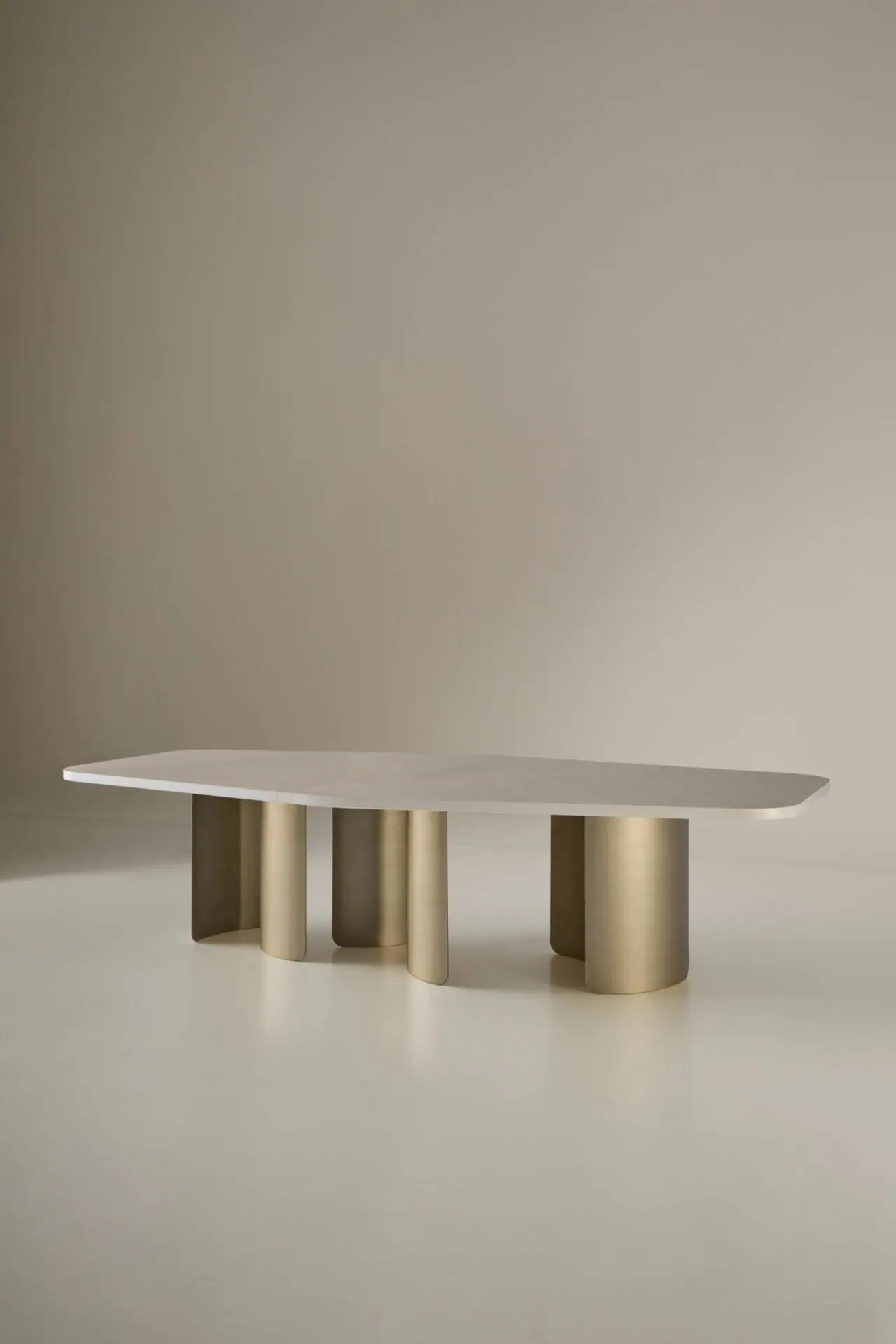 alexandra-onda-dining-table-05