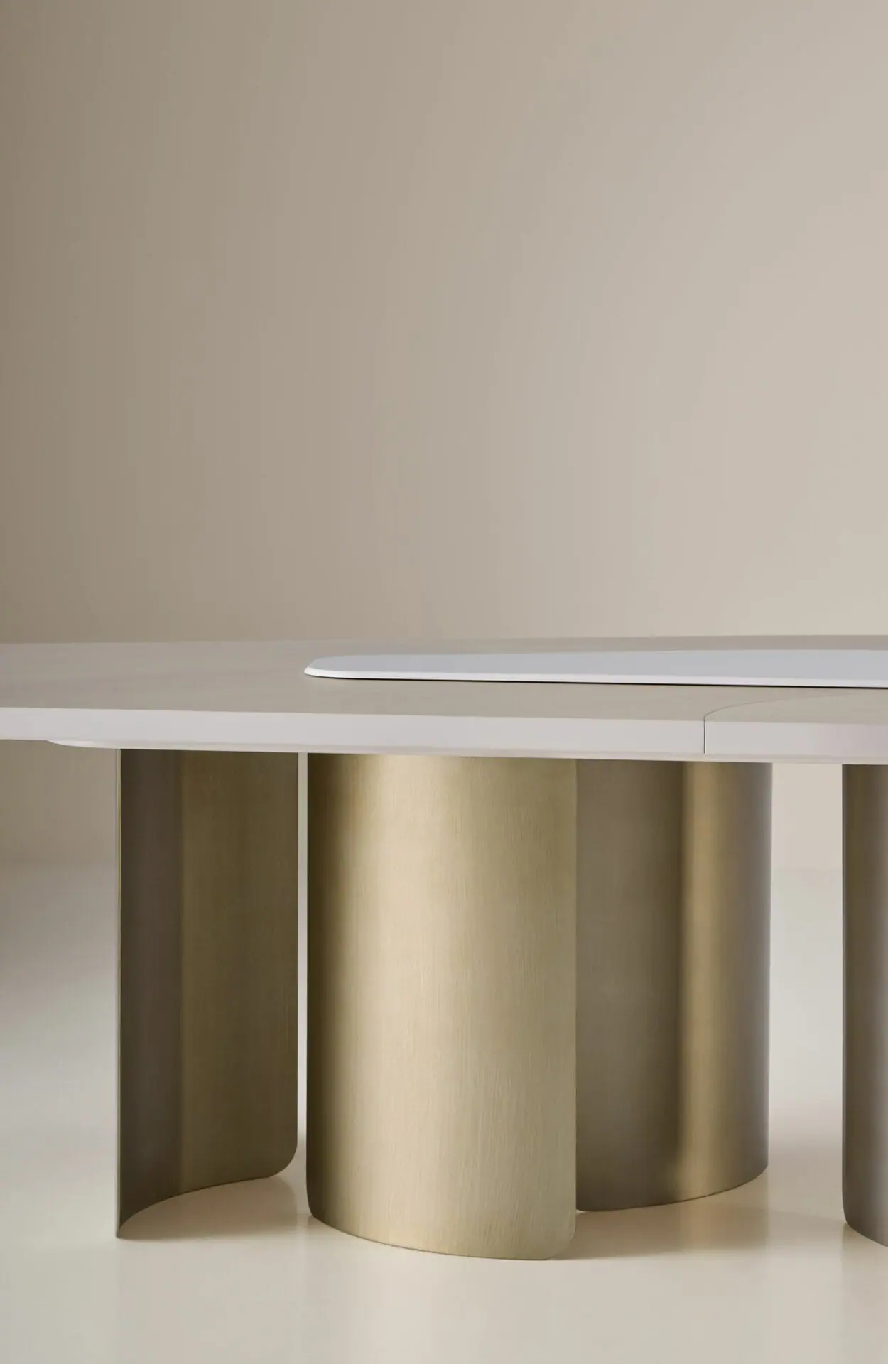 alexandra-onda-dining-table-10